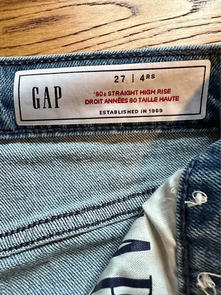 Woman’s GAP 90s straight high rise jeans - size 27 black thumbnail