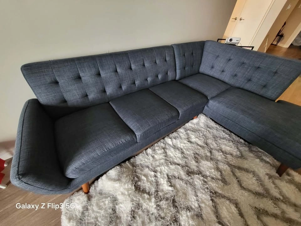 Sofa for sale with free pillows. Available immediately! - photo 2