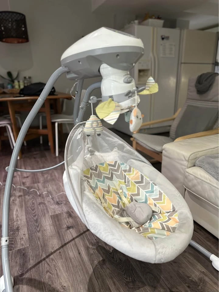 Fisher-Price Sweet Snugapuppy Dreams Cradle 'n Swing - photo 4