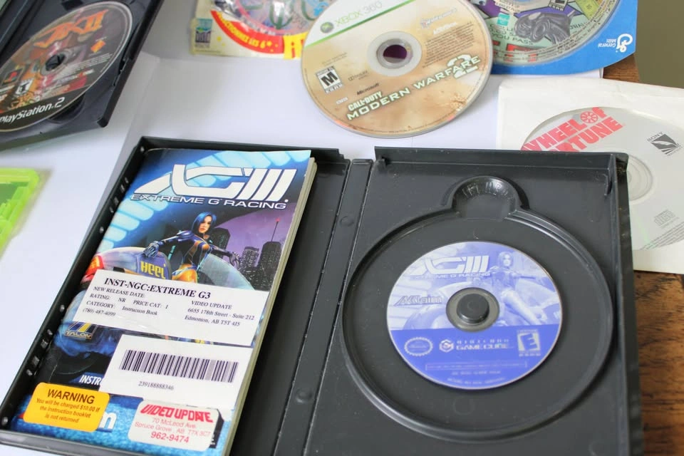 Mixed Video Game Lot – GameCube, PS2, Xbox 360 & PC Games - photo 3