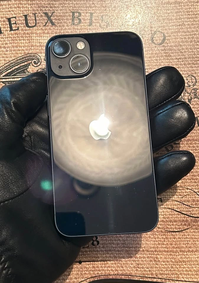 (90%) iPhone 13 128GB - Great Condition + Accessories - photo 3
