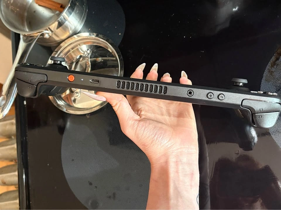 OLED 512GB Steam Deck - Barely Used, No Charger - photo 4