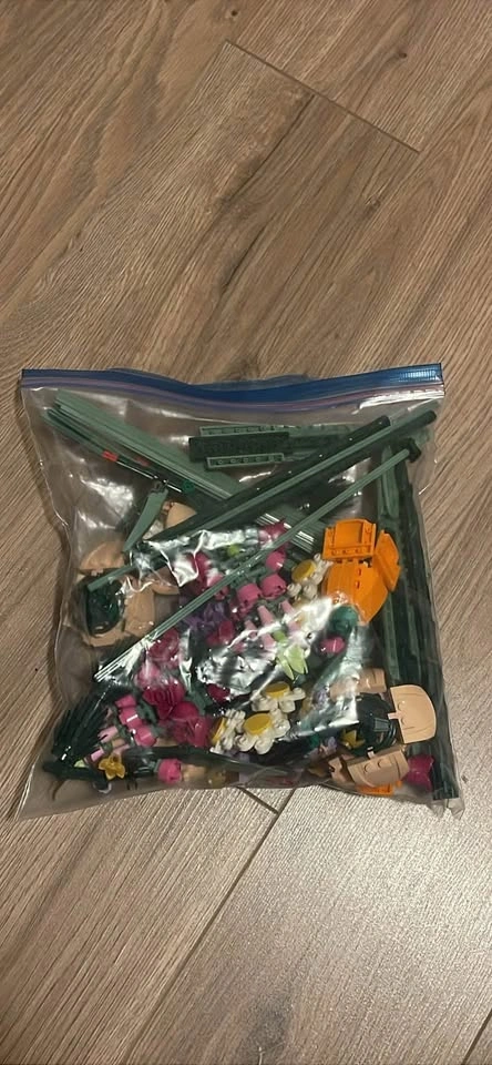 LEGO Botanical Collection Flower Bouquet - photo 2