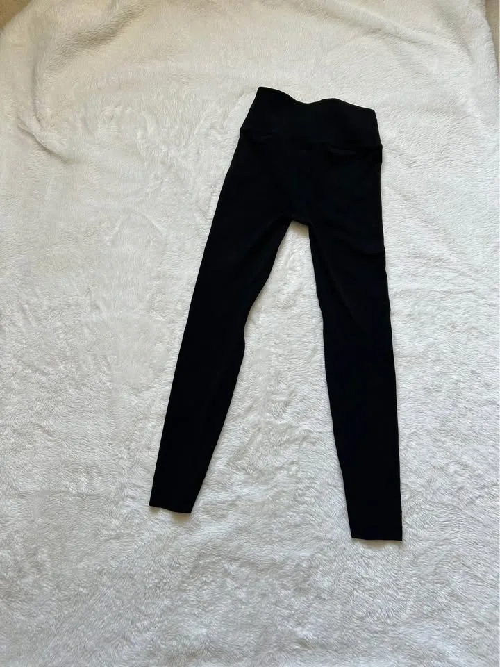 Fabletics sculptknit medium leggings image indicator(2)