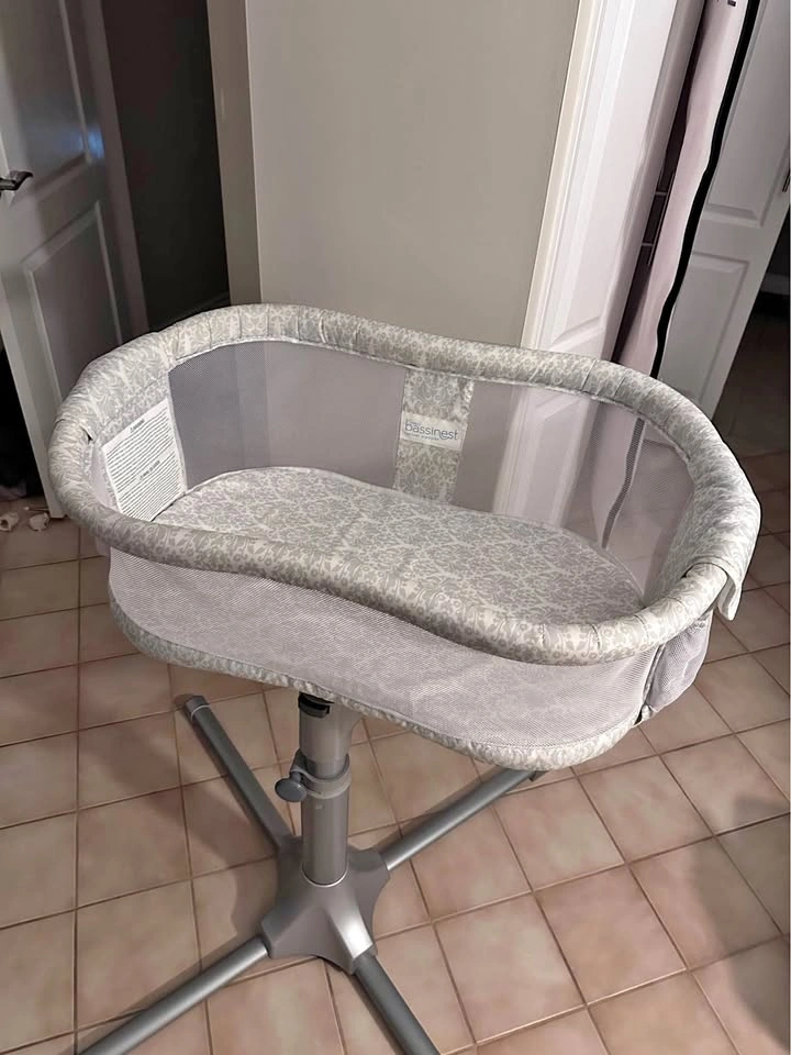 Halo Swivel Bassinet