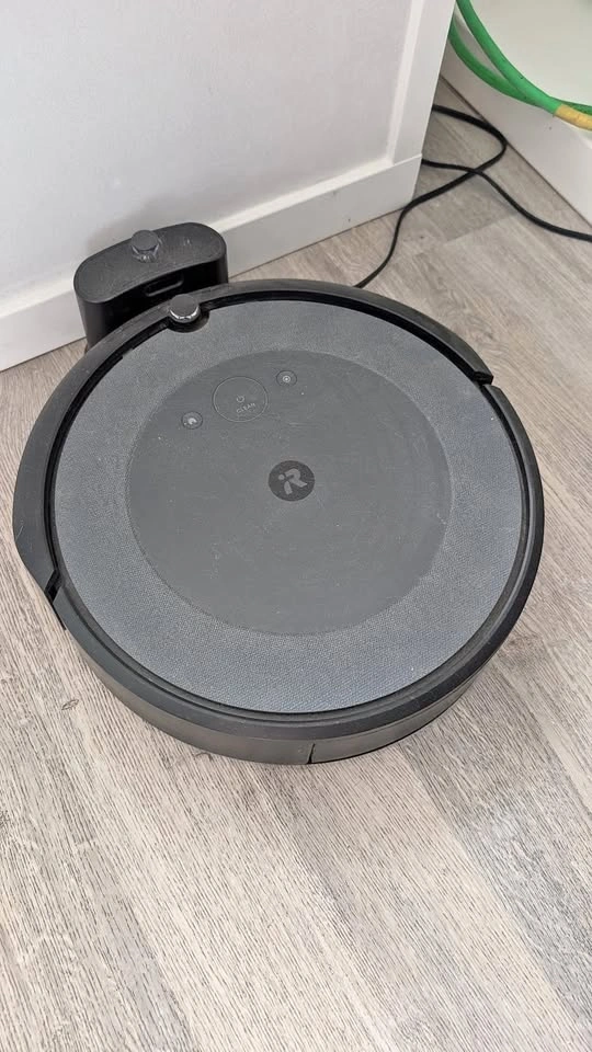 Roomba i5 2in1 mopping robot vacuum