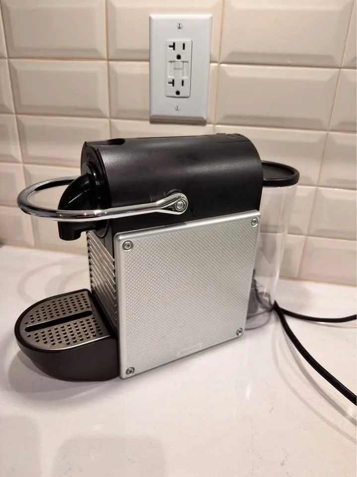 Nespresso Pixie Espresso Machine - photo 3