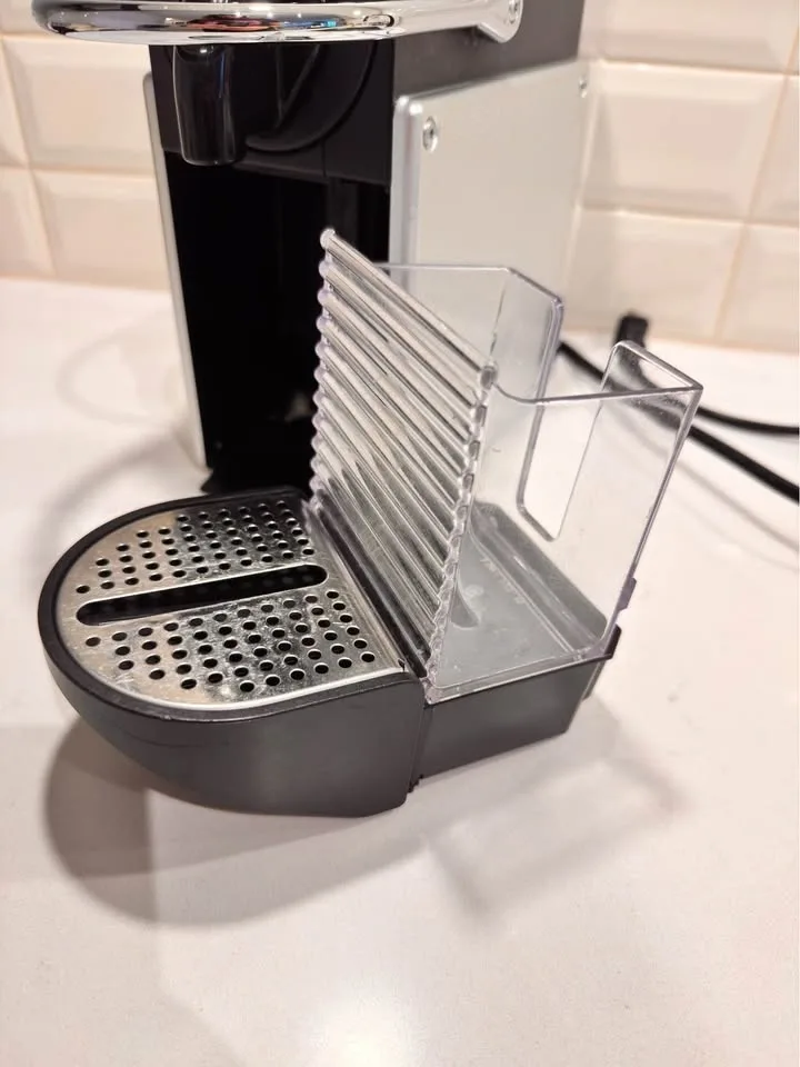 Nespresso Pixie Espresso Machine - photo 5