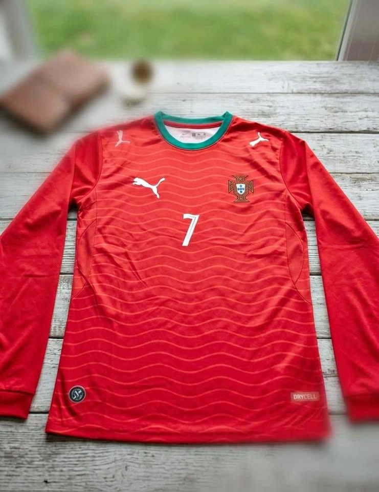 Custom Long-Sleeve Portugal Ronaldo 7 Soccer Jersey