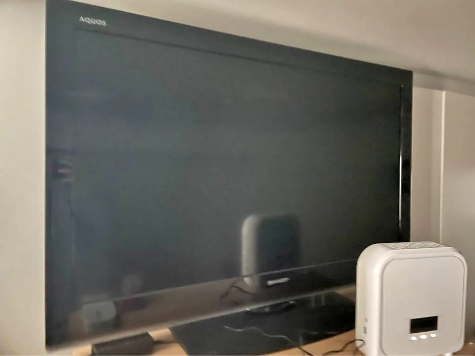 42" television - Sharp Aquos TV