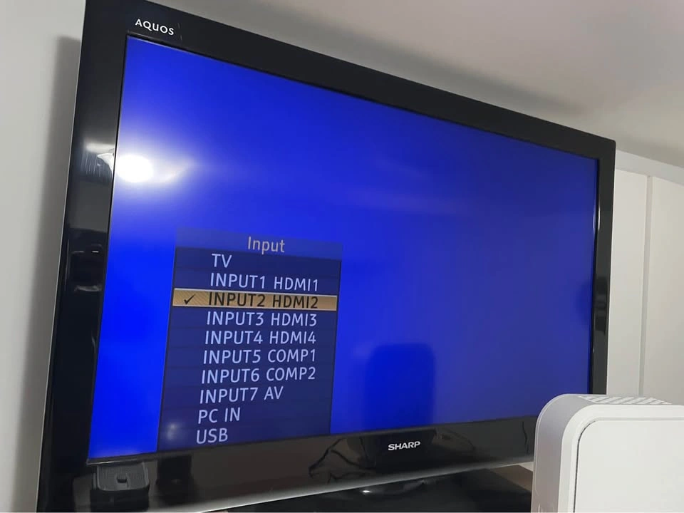 42" television - Sharp Aquos TV - photo 2