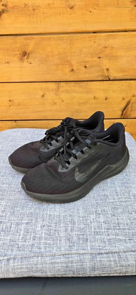 Nike Winflo 9 Running shoe - Men's 8.5