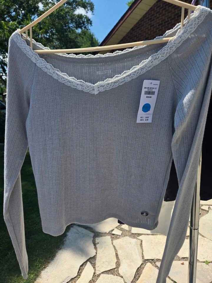 Men's and Women's Clothing - photo 3