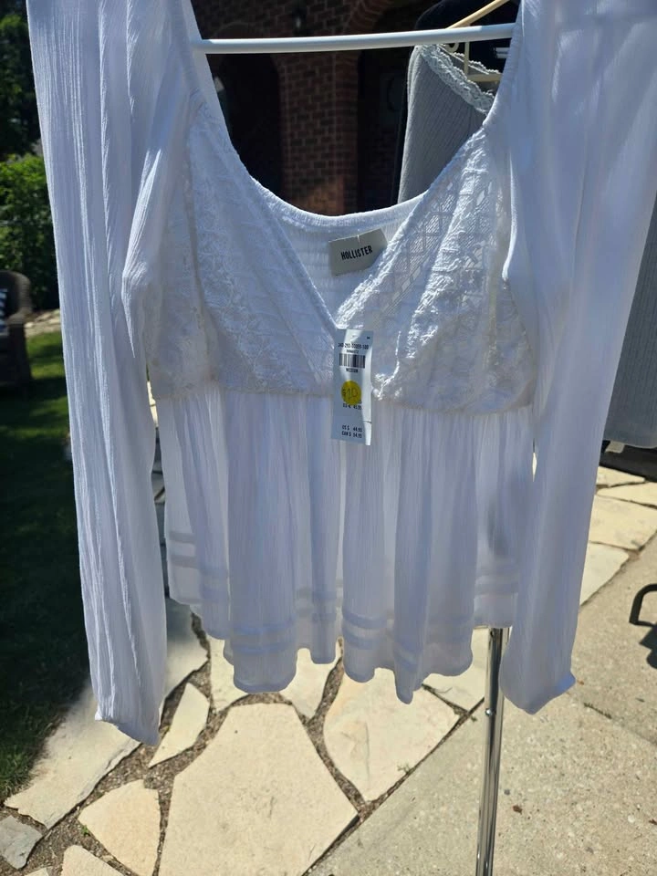 Men's and Women's Clothing - photo 4