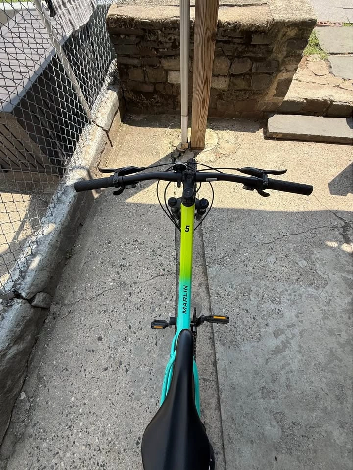 Trek Marlin 5 Mountain Bike - Size S - Like New - photo 3