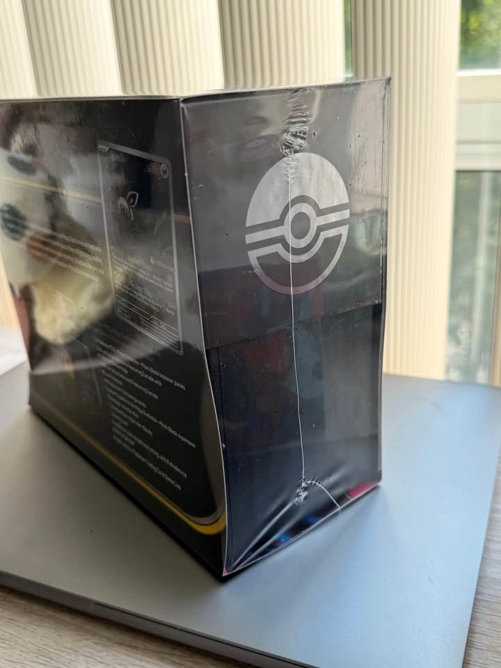 Pitch Black ETB (PC Exclusive) - Case Included - photo 4
