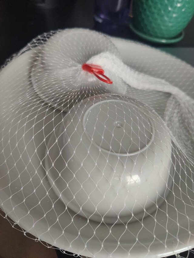 Bowl and plate set