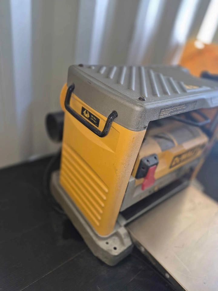 DEWALT 12 1/2-inch Thickness Planer with 3-Knife Cutter Head - photo 3