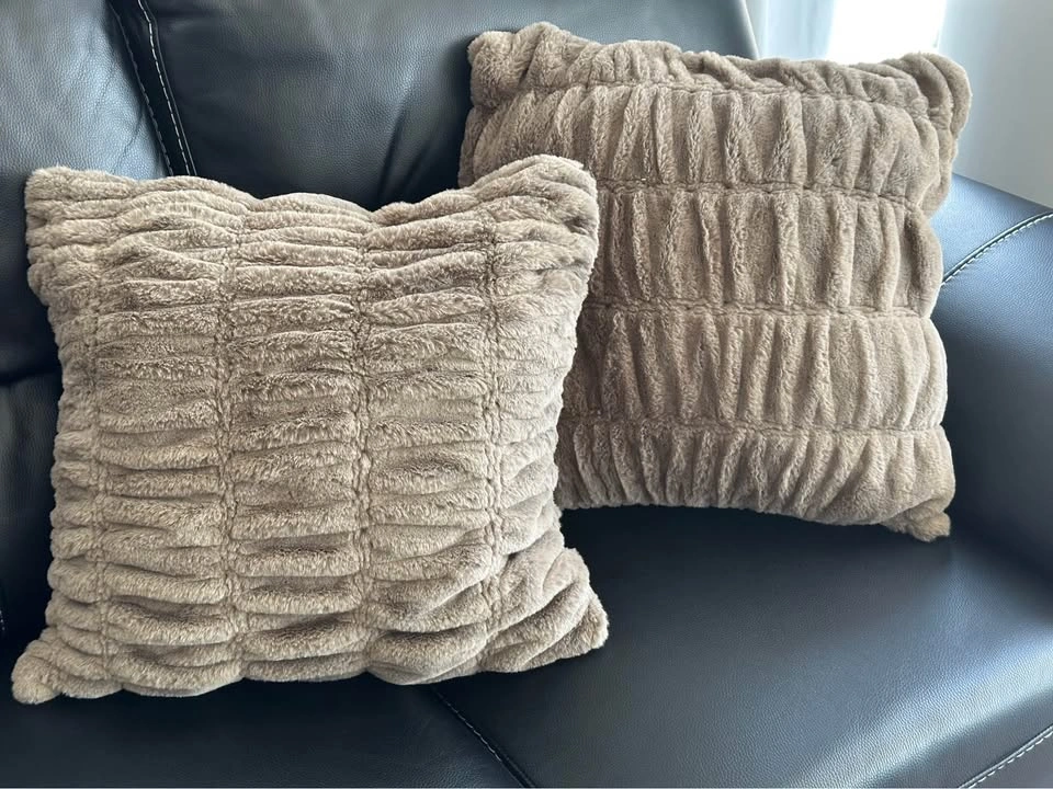 Set of 2 Taupe Textured Faux Fur Throw Pillows - photo 2