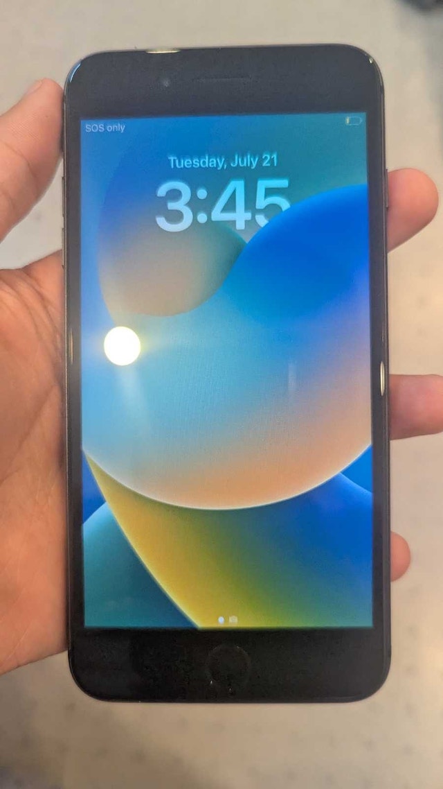 iPhone 8 Plus - 64gb - 80% Battery Health