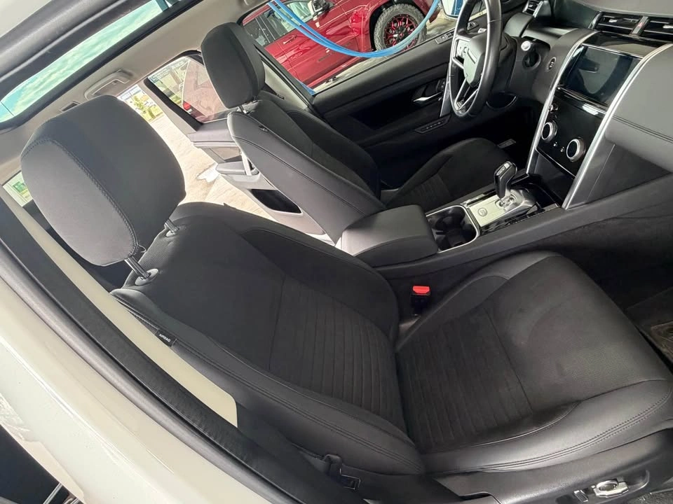 2021 Land Rover Discovery Sport - photo 3