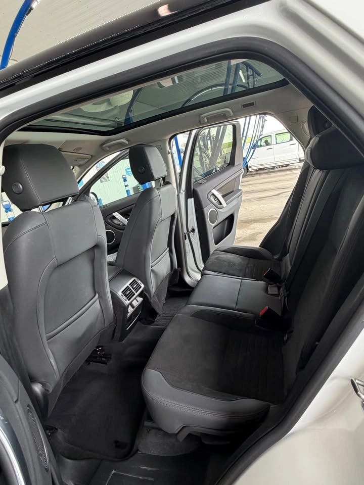 2021 Land Rover Discovery Sport - photo 4