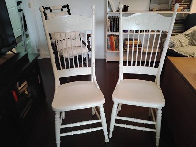 Vintage pair of matching chairs