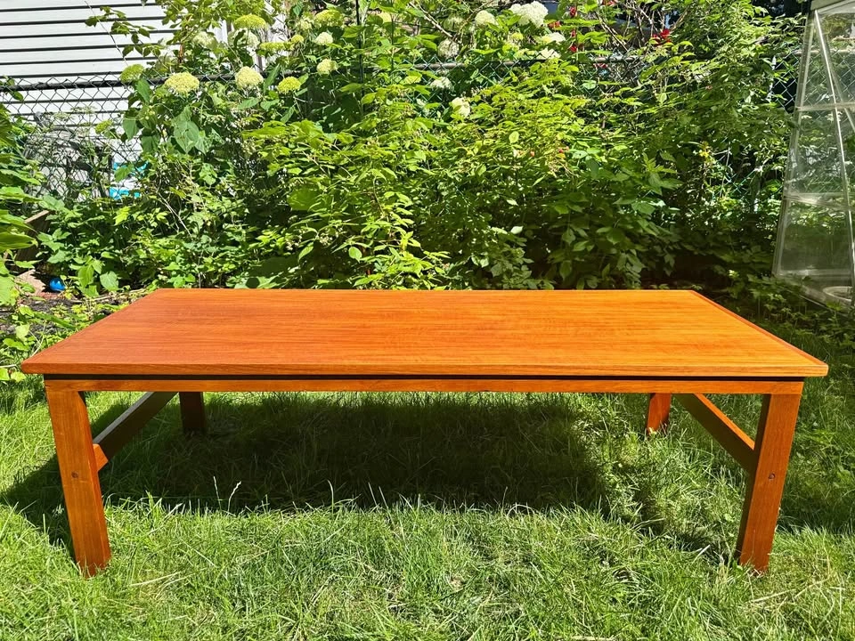 Beautiful Refinished Solid Wood MCM Teak Coffee Table - photo 2