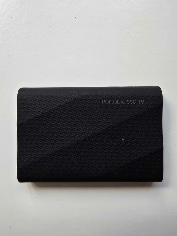 Samsung 2 TB Portable SSD T9 - photo 2