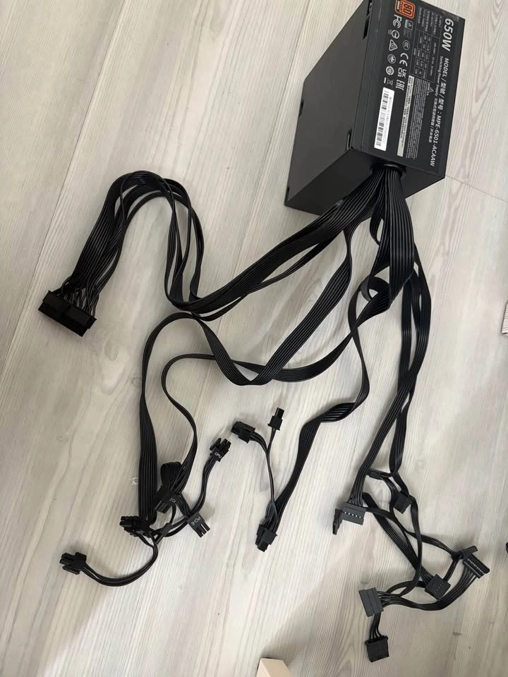 Cooler Master MWE 650 bronze v2 power supply - photo 4