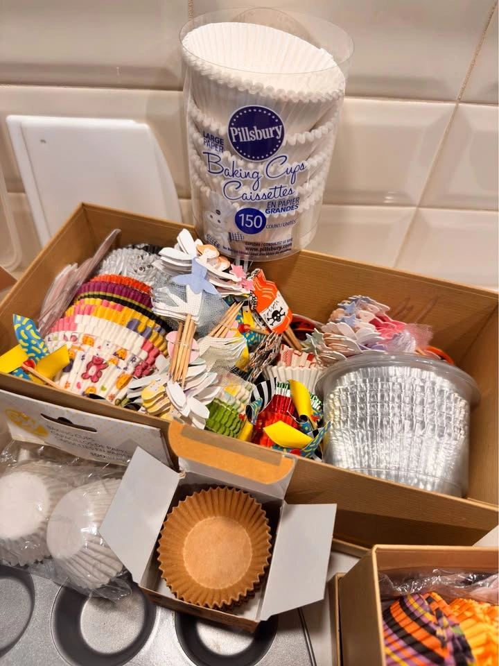 Cakes Decorating & Baking Set Betty Crocker, Wilton, Pillsbury - photo 4