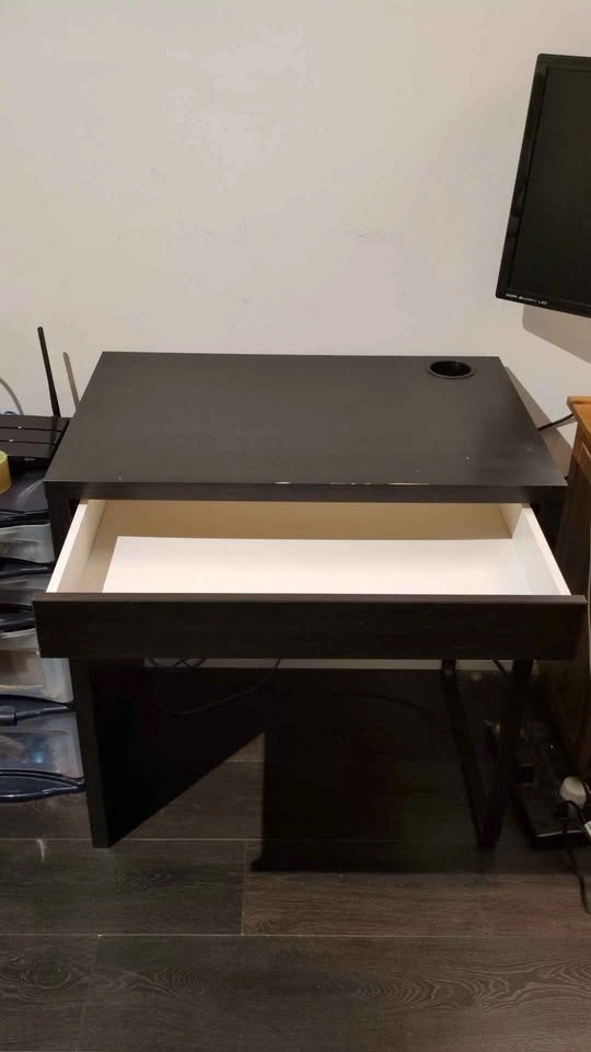 IKEA Micke Desk - photo 2
