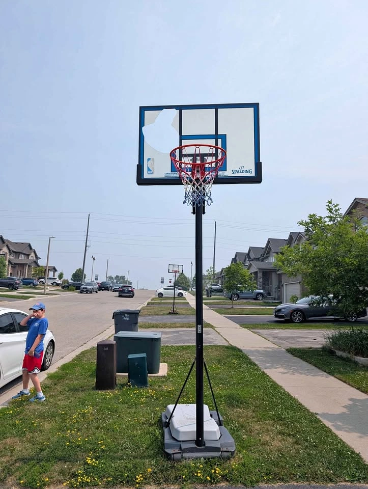 Spalding Adjustable Basketball Hoop – Damaged Backboard