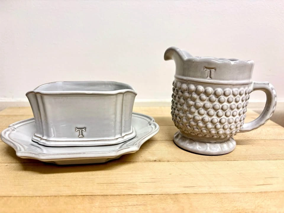 Trinitate Sugar Bowl with Plate and Creamer Pitcher