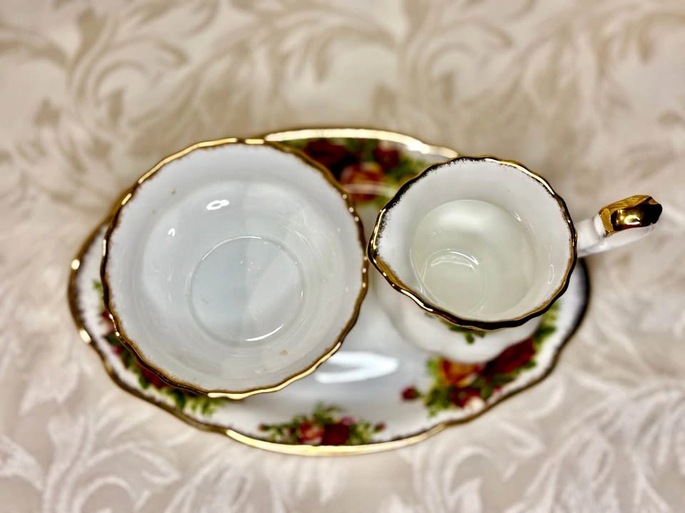 Royal Albert Old Country Roses Creamer, Sugar Bowl, and Tray Set - photo 2