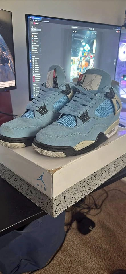 Jordan 4 UNC