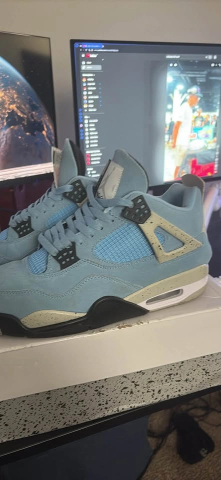 Jordan 4 UNC - photo 2