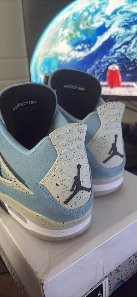 Jordan 4 UNC - photo 3