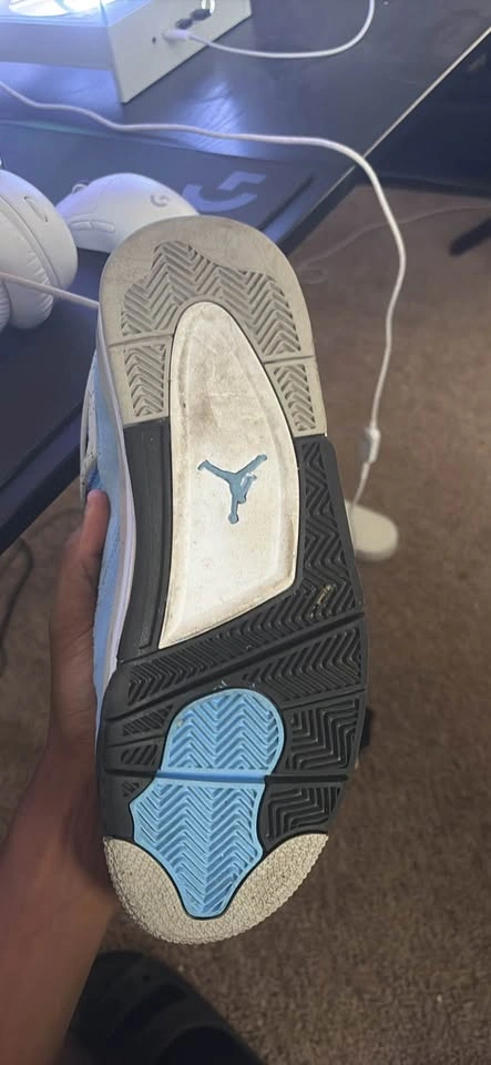Jordan 4 UNC - photo 5