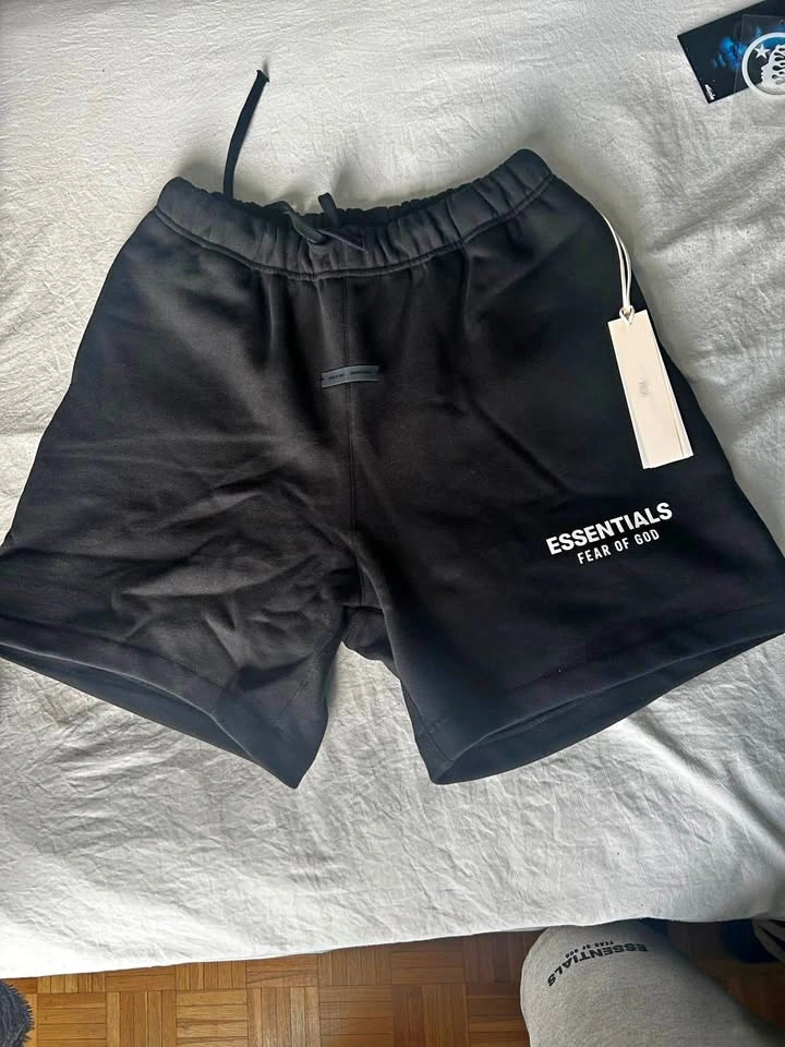 Essentials short Size S