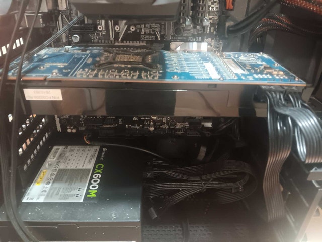 Sapphire Radeon HD 6970 - photo 3