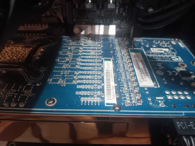 Sapphire Radeon HD 6970 - photo 4