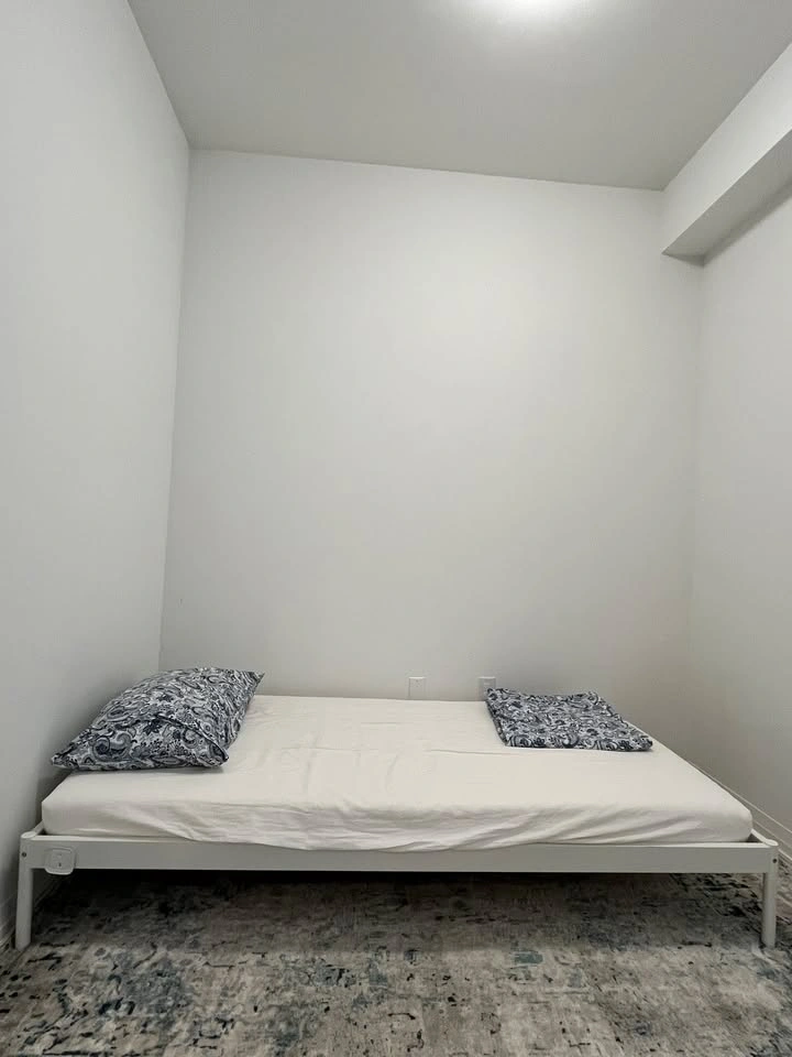 MOVING SALE — Downtown Toronto Apartment Furniture - photo 2