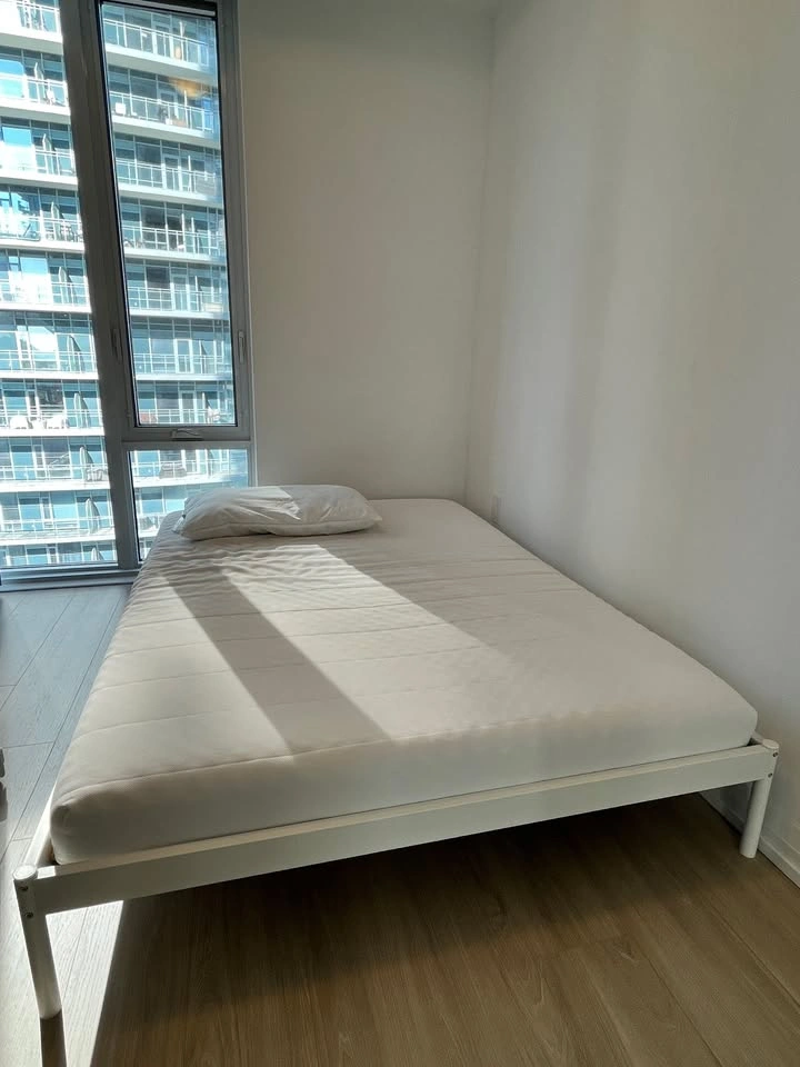MOVING SALE — Downtown Toronto Apartment Items - photo 3