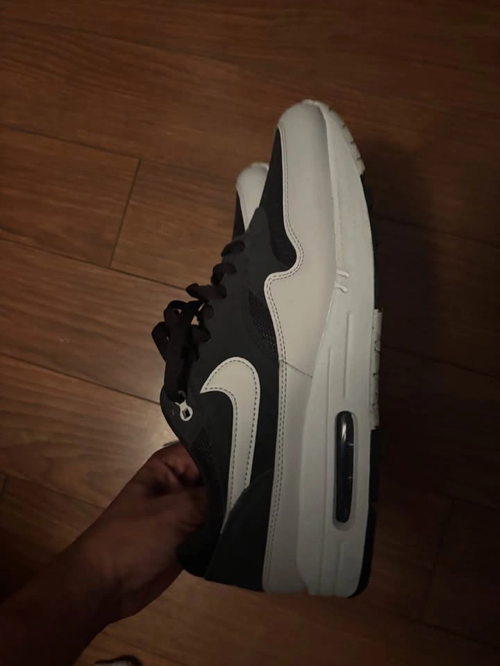Nike Air Max 1s SIZE 11 - photo 2