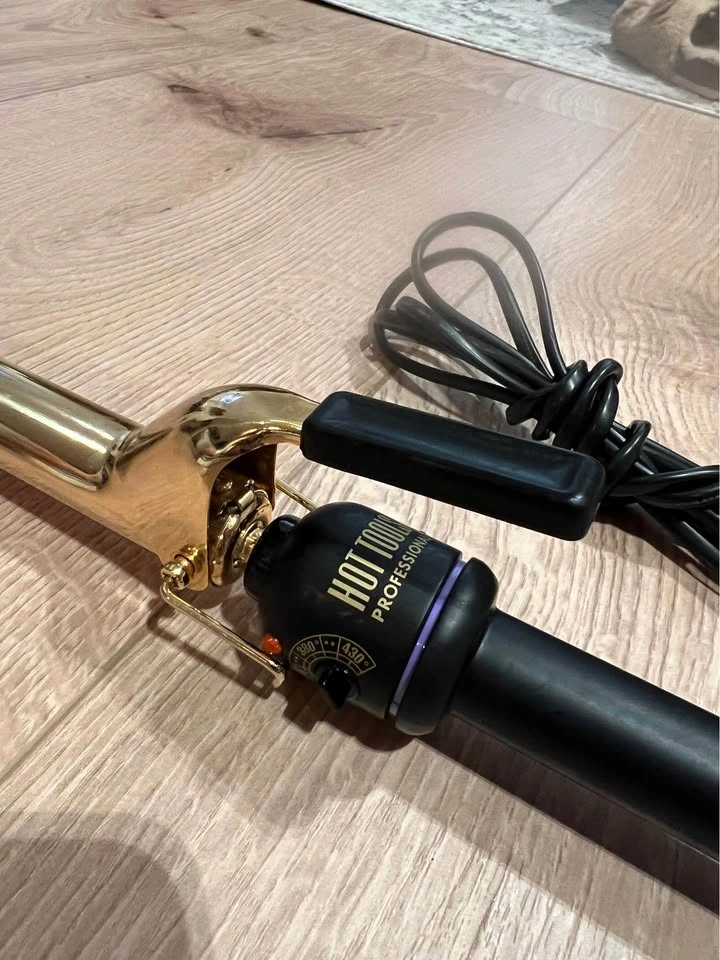 HOT TOOLS Pro Artist 24K Gold 1” Long Barrel Curling Iron - photo 2