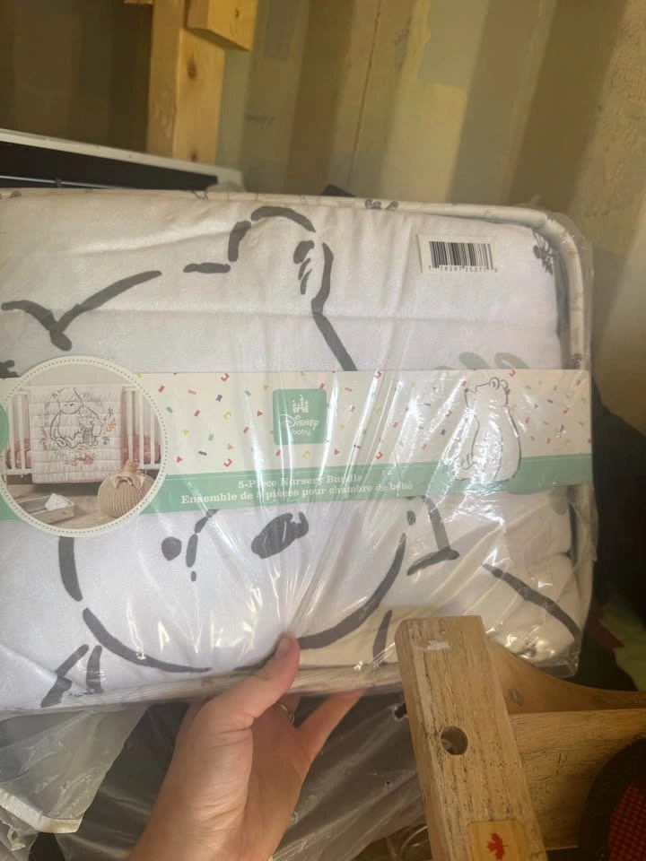 Winnie the Pooh baby stuff best offer - photo 2