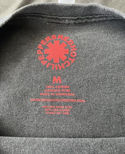 Red Hot Chili Peppers Unlimited Love Tour T-shirt - photo 5