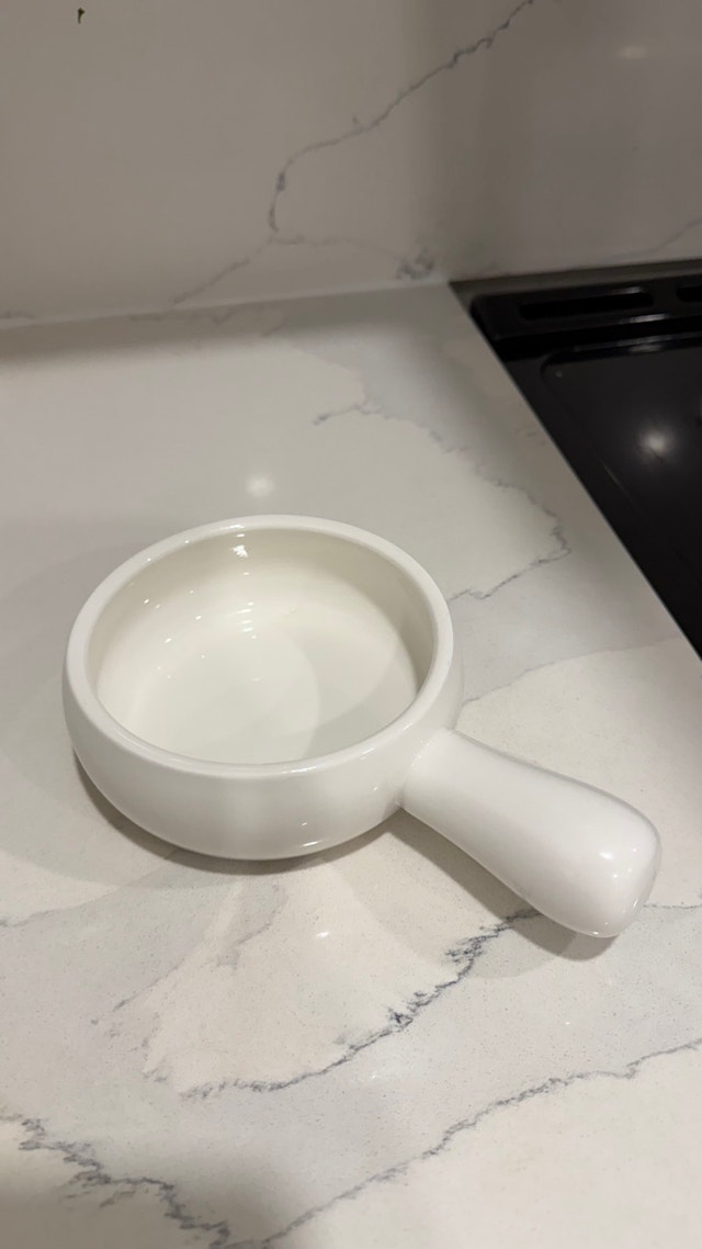 Ceramic Sauce Pot with Handle