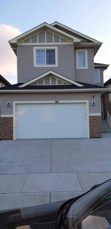Gorgeous basement suite in 286 Fraser way nw